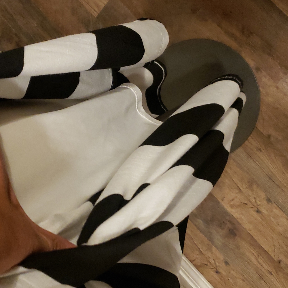 Gorgeous black and white maxi dress - Picture 7 of 8